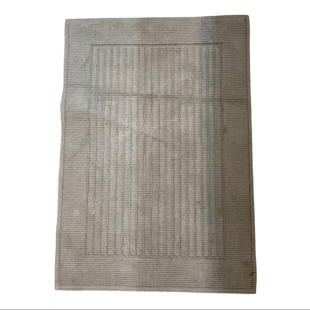 Threshold Gray Woven 32x22” Bathroom Floor Mat EUC